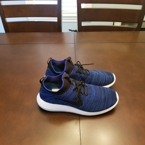 Nike Roshe Men’s Runners (Size 10.5) - Picture 2 of 5